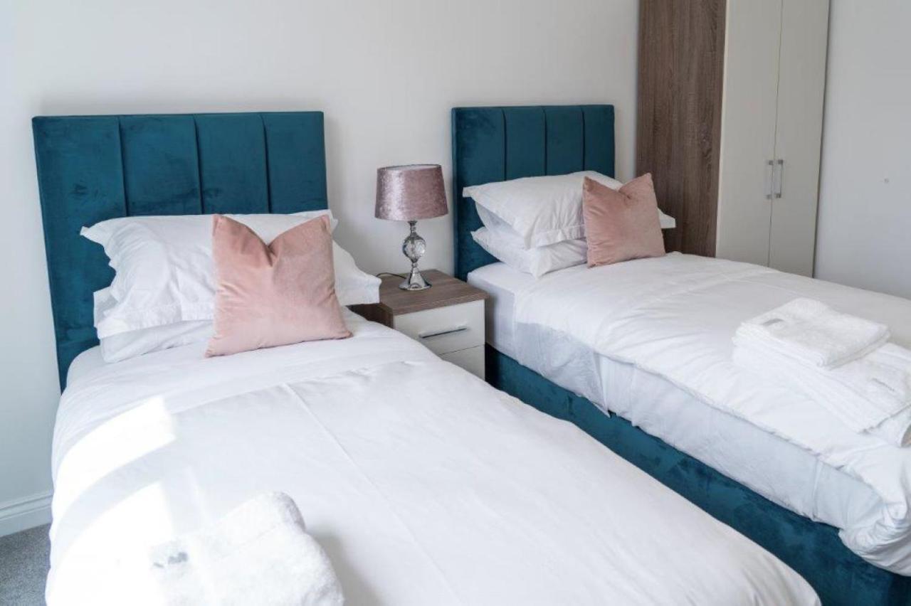 The Sidings, Luxury Penthouse, Haworth Apartment ภายนอก รูปภาพ
