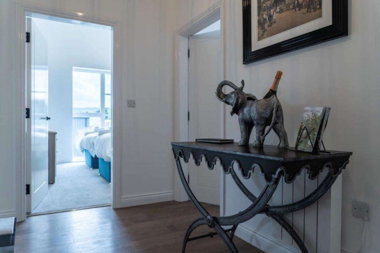 The Sidings, Luxury Penthouse, Haworth Apartment ภายนอก รูปภาพ